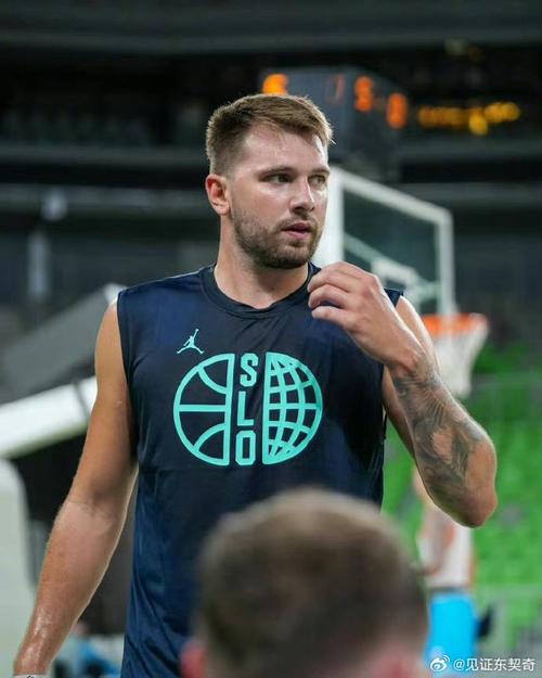 达拉斯伙食好?浓眉休赛期增重6.8公斤 东契奇则瘦了18.2公斤