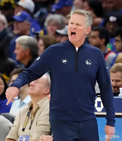 邓利维:上赛季梅尔顿出场虽短暂但体现足够价值 很幸运他能回归