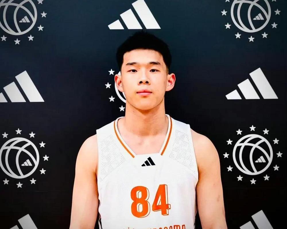 媒体人:希望林葳能通过个人表现 未来重新代表国家队出征大赛