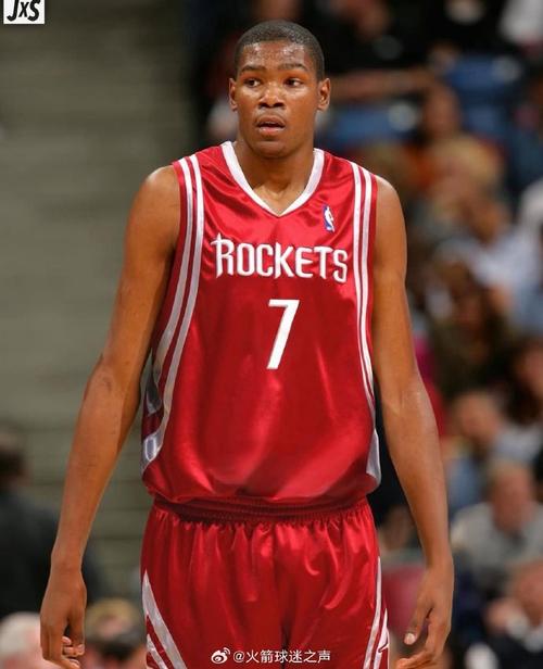 杜兰特:感觉我就应该穿红色球衣 迫不及待想参加训练了