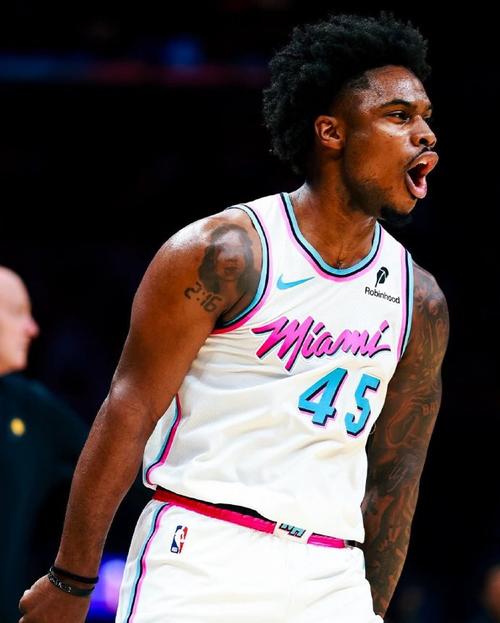 小米切尔:热火的目标是进入总决赛&而不是突破首轮 我们期待夺冠