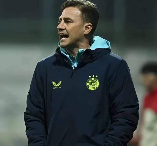 早报:卡纳瓦罗将执教乌兹别克;罗马逆天一点三失