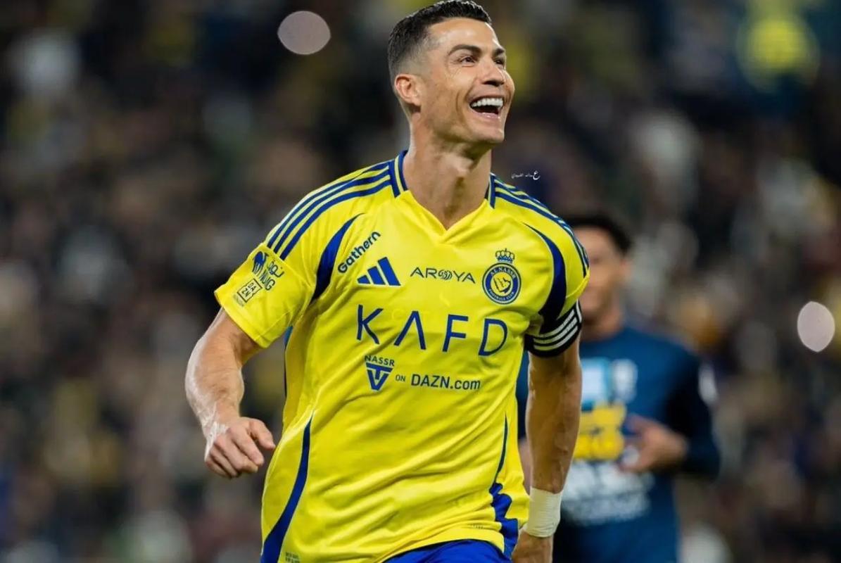 C罗直播宣布在利雅得开植发诊所:沙特是我第二故乡,这里很特别