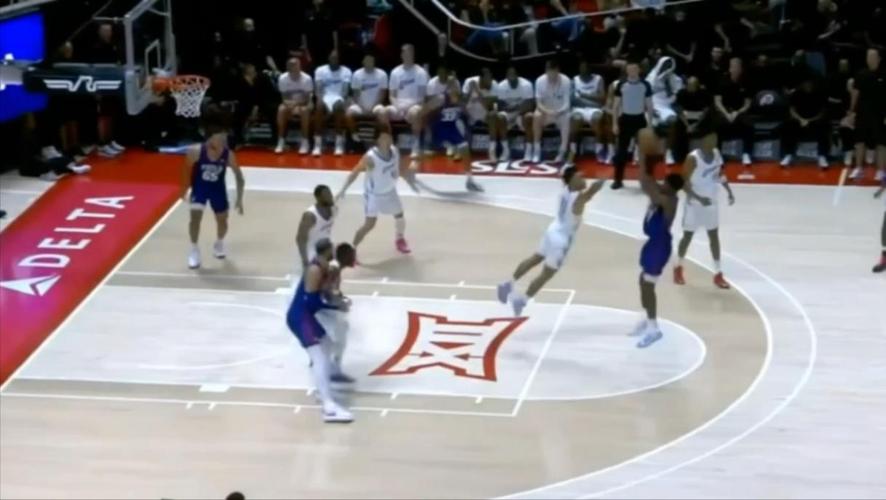 炸裂隔扣差一点!76人探花秀埃奇库姆上半场8中3贡献9分3板2助