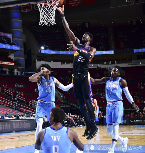 搁场上梦游呢!艾顿半场2中0仅拿1分6板1助1断2帽 3失误