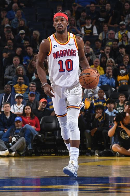 科尔:巴特勒脚踝轻微扭伤 季前赛首战库追巴预计每人打15分钟