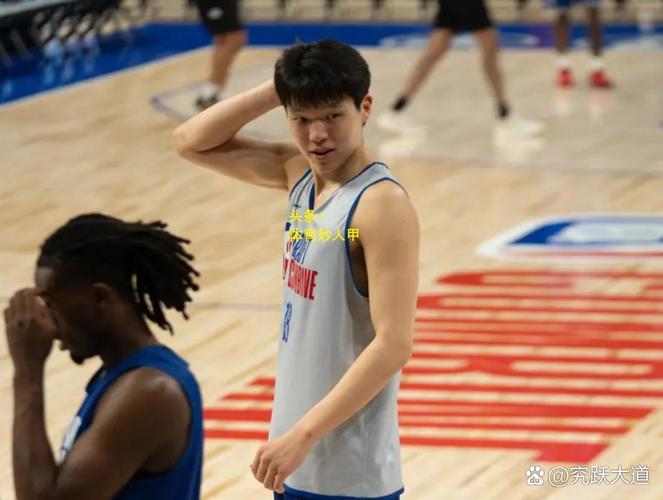 格兰特:杨瀚森已掌握不少跑位和配合 不会英语让沟通出现问题