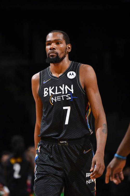 👀杜兰特在休斯敦对阵火箭季后赛共7次砍下30+ 为历史最多