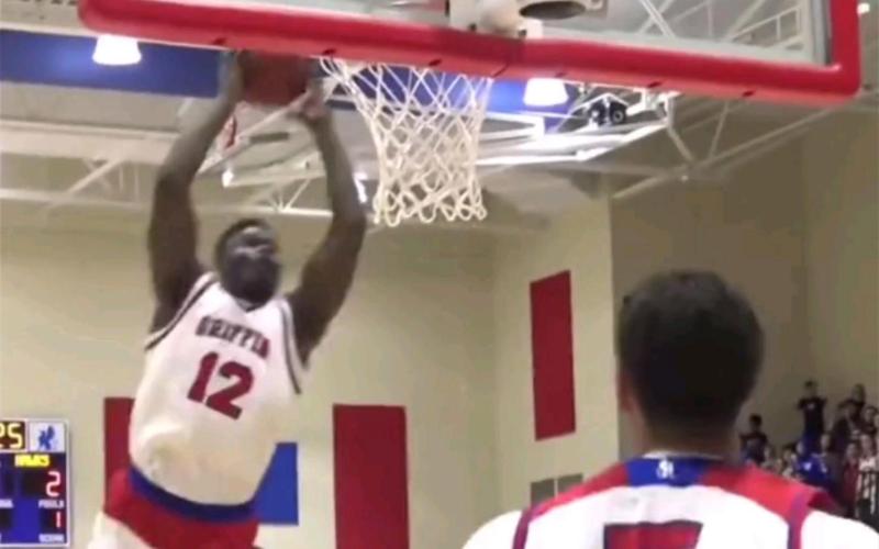 锡安谈墨菲:他本来能扣个大风车但有点软 不过那隔扣还是挺帅的