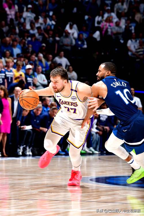 雷迪克:詹姆斯和东契奇都将缺席下一场对阵勇士的季前赛