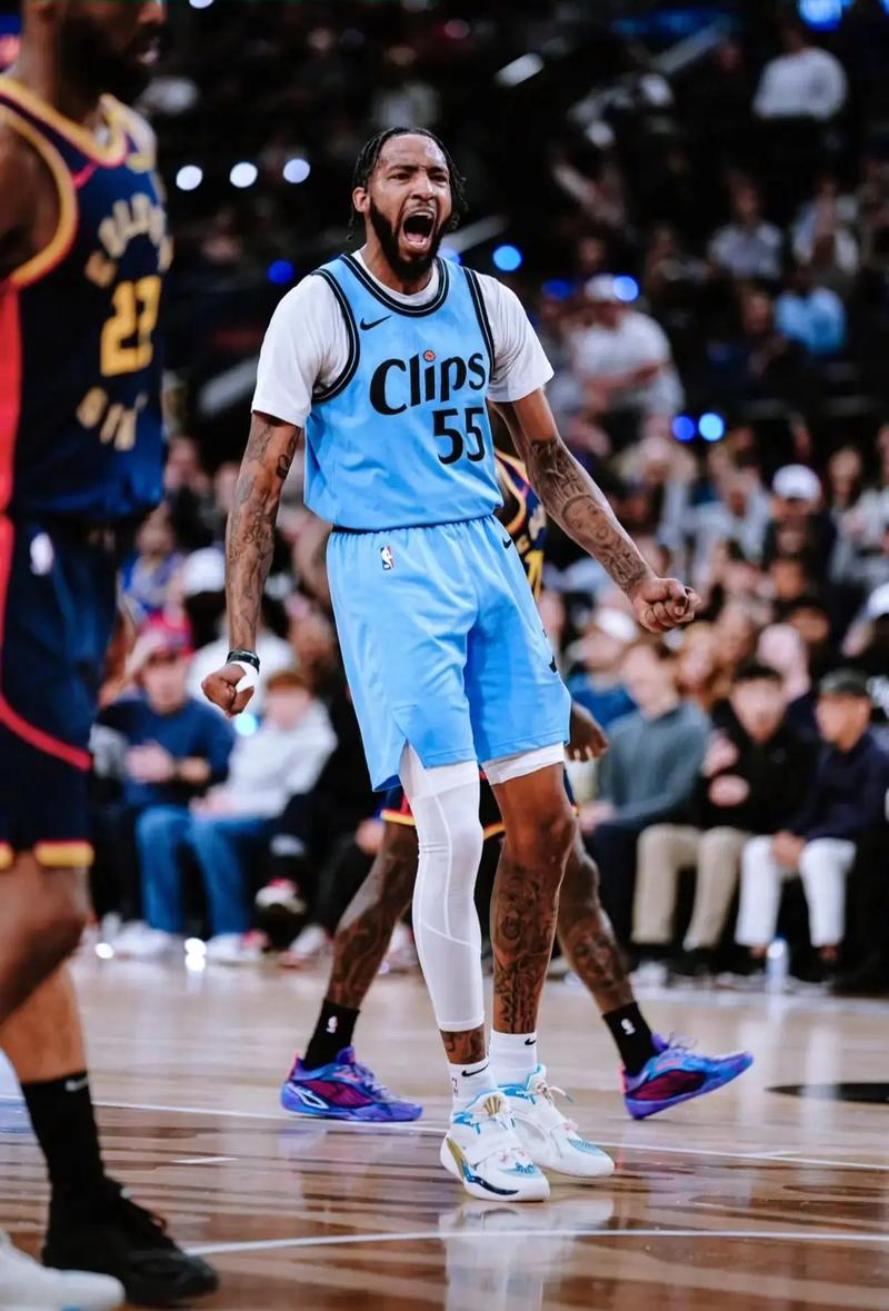 科林斯:德里克-琼斯训练营表现很亮眼 他给我带来了很大惊喜