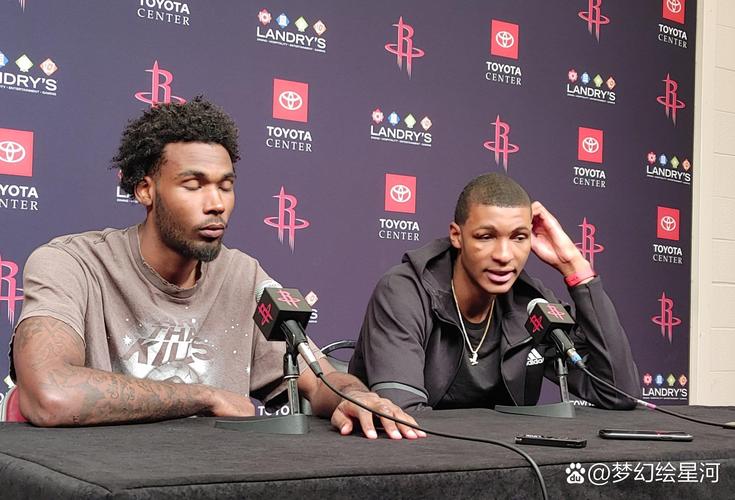 步调一致!狼队四主力戈贝尔&里德&迪文&麦丹皆打满首节再未登场