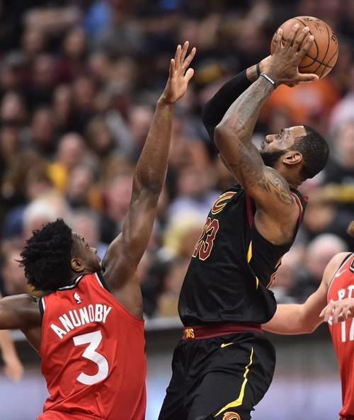 游刃有余！贝恩魔术首秀仅出战13分钟 7中3得9分6板3助