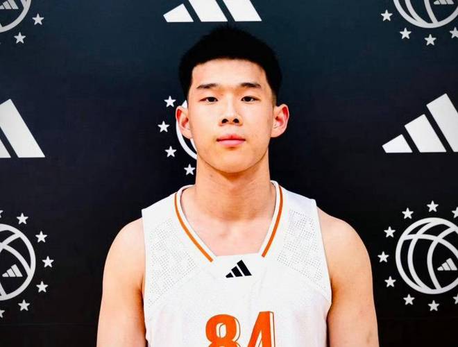 林葳:NCAA要边上课边训练 全英语的课程对我来说是个挑战