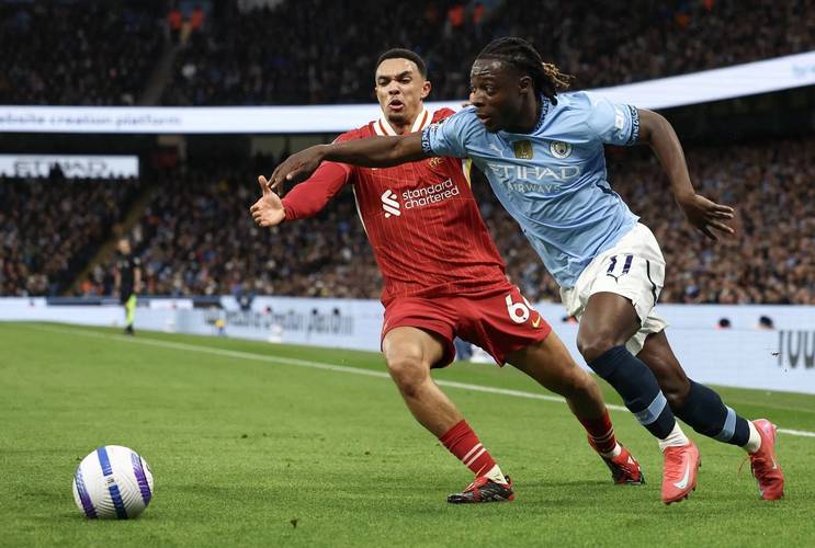 出场5次贡献1球3助攻！官方：多库当选曼城9月份最佳球员