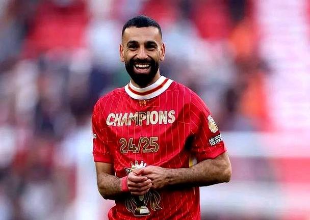 利物浦球迷：上次夺冠后的历史似乎在重演，斯洛特应弃用萨拉赫