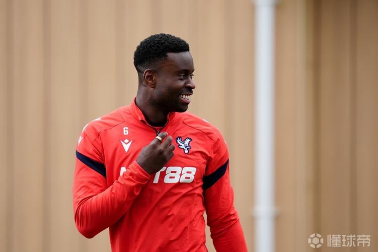 瑞天空:格拉斯纳梦想未来执教拜仁,水晶宫或在新合同加解约条款