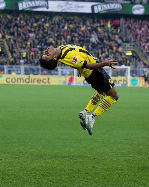 标价8000万欧!瑞天空:巴萨正关注23岁多特前锋阿德耶米