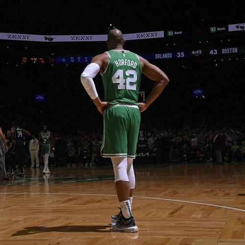 39岁仍有高水平!媒体人:霍福德就像一个更冷静、投篮更准的追梦