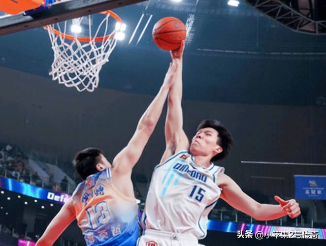 马健：杨瀚森新赛季初期肯定打替补 若能提升防守就有机会打首发