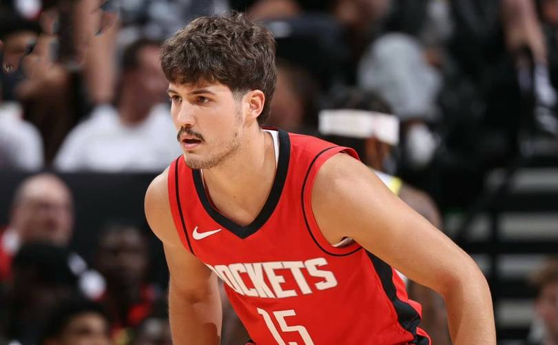 很准!戴维森火箭首秀9投6中&三分7中5射落17分3板4助