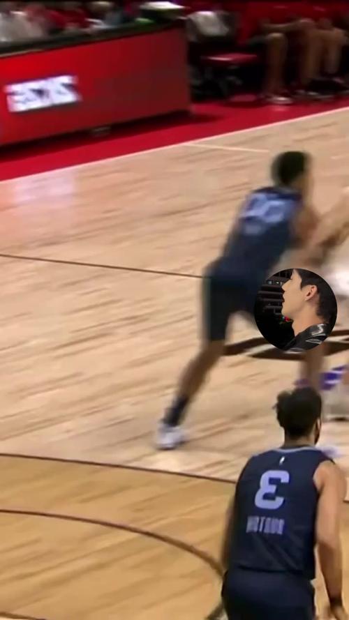 灰熊拿杨瀚森加首轮换的 科沃德7投0中得到1分5板1助1断