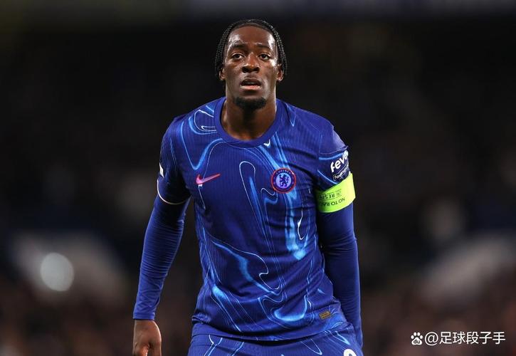 彻底弃用!太阳报:切尔西再缺人也不用迪萨西,中卫短缺与他无关