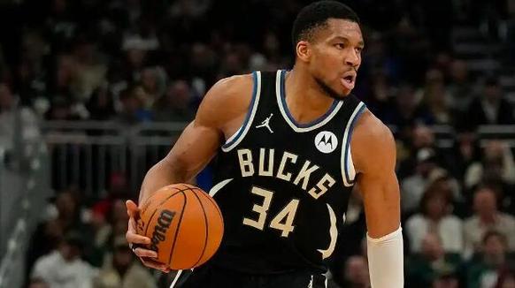 Shams:字母哥将在新赛季密切关注雄鹿的表现和联盟的动向