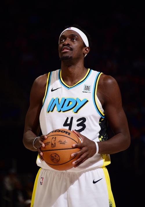 攻防依旧全面！西亚卡姆9中5&三分5中3拿到14分 另有3板3助2断