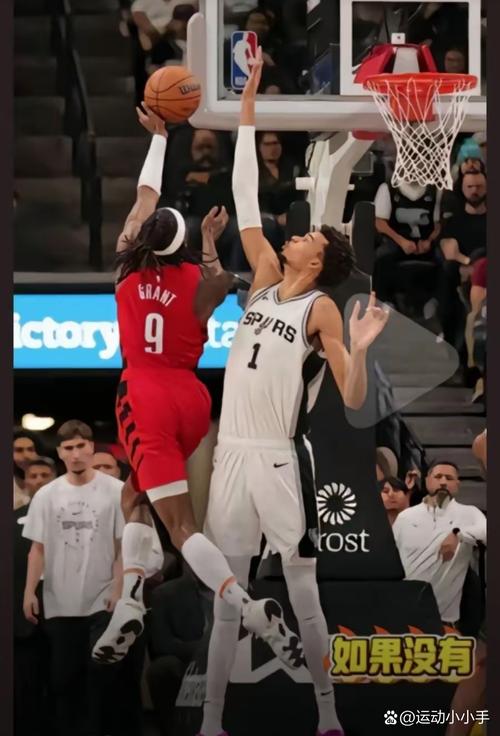 扣得就是你！哈克斯空切接球弹起抡圆右手 单臂隔扣文班亚马！