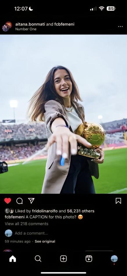 每体:艺术家为邦马蒂制作金色半身像,庆祝她连续三年获得金球奖