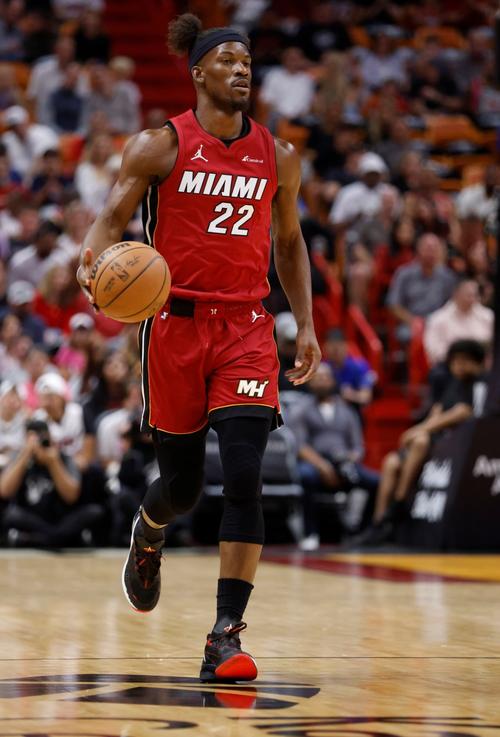 依然全面!巴特勒打半场17分钟 6中3&8罚6中拿12分2板3助2断