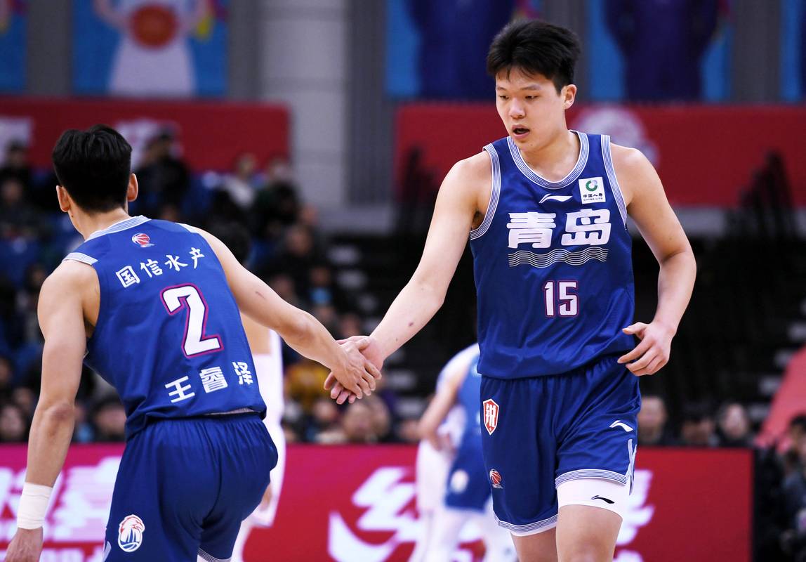 末节四犯 “毕业”离场!杨瀚森末节被吹2次进攻犯规+2次防守犯规