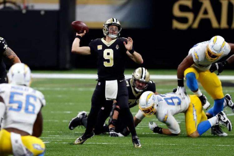 天神下凡！韦尔空切篮下 起飞送单手砸扣反超比分！