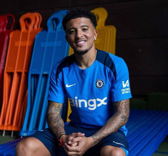 20万周薪冤大头…桑乔女友被曝每周收桑乔几万镑,还欠下巨额债务