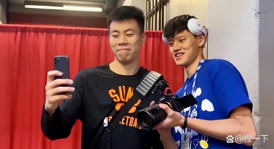 美记:杨瀚森夏联收视率超25年总决赛 他正成为新一代篮球偶像