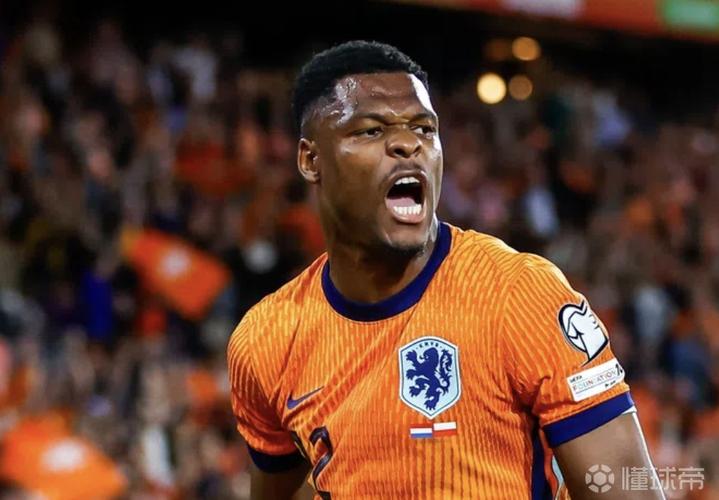 邓弗里斯：对阵克雷莫内塞时被换下很生气，但现在我们要向前看