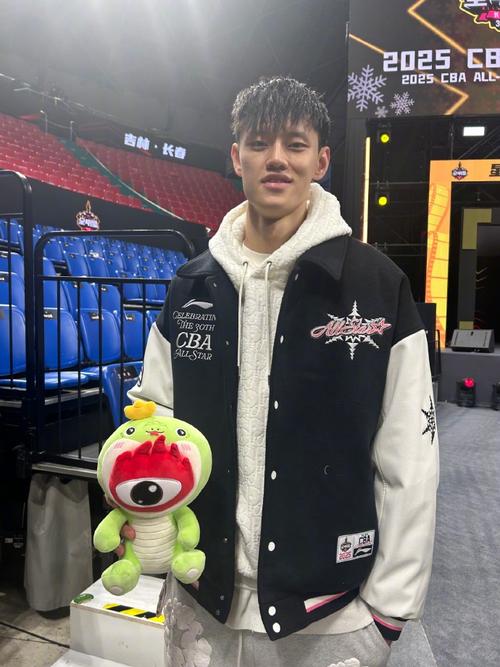 曾凡博：很高兴又一次见到了豪哥 大家的支持是我前进的最大动力