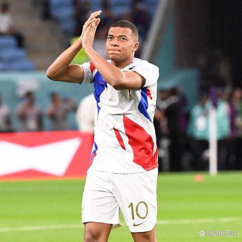 姆巴佩穿法国10号？普拉蒂尼：姆巴佩理解并接受了这份责任