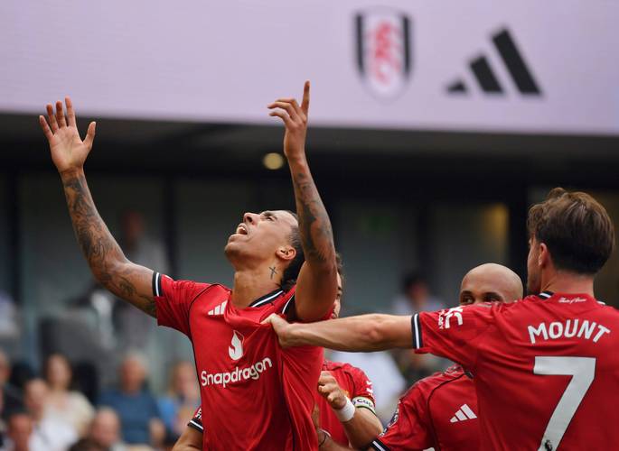 B费:我并没有因为世界杯拒绝去沙特,只是想留在曼联就这么简单