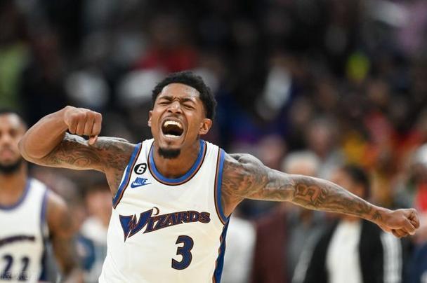 马祖拉:A-西蒙斯打得很有对抗性和侵略性 这正是我们需要他做的