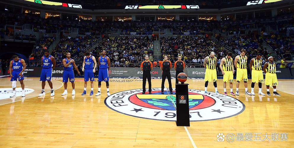 无限回放！开拓者国王比赛的转播源是取自现场大屏幕