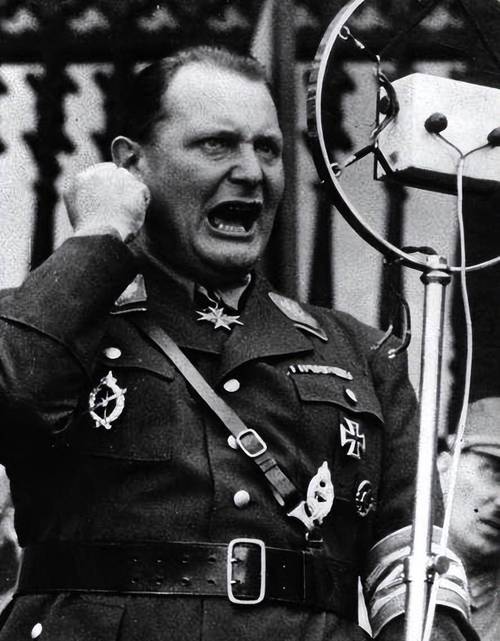 希尔德:巴特勒今天统治了训练场 他没有一直斗嘴而化身沉默杀手