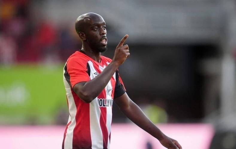 表现挣扎+拖累国家队,英媒:伊萨克罢训逼宫致困境效仿者应警示