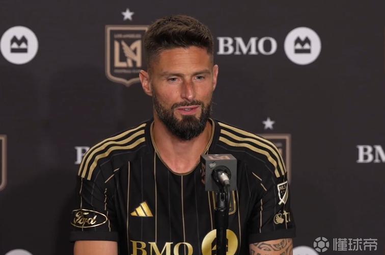 斯基拉：里尔计划与39岁吉鲁续约至2027年，球员加盟以来8场3球