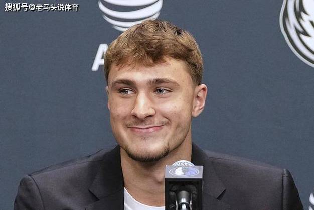 媒体人:弗拉格第二场就展现恐怖防守能力 他2-3年肯定能进防阵