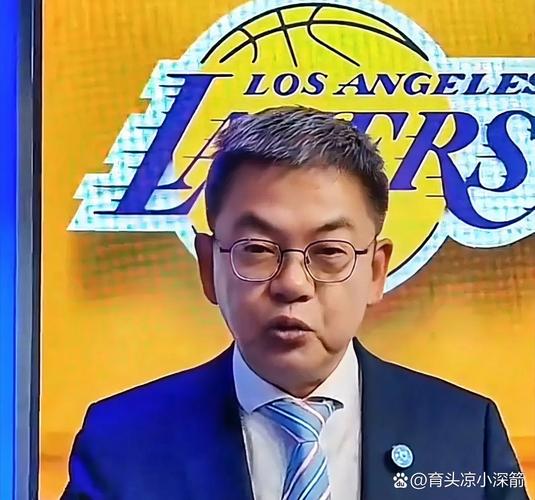 苏群:杨瀚森打第二中锋这个起点很好 约基奇一开始也不打首发