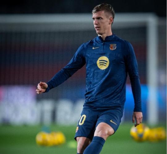 记者:奥尔莫右腿肌肉轻微撕裂,将缺阵两到三周