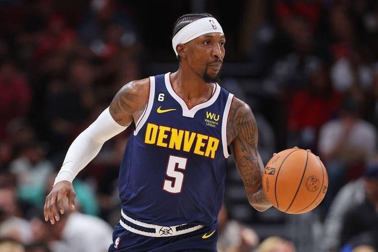 三分还是在线!波普上半场三分3中2拿到6分 另有2篮板1助攻