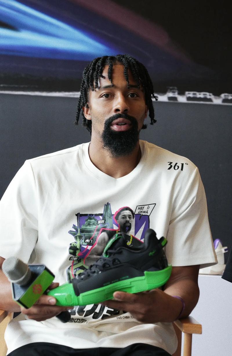 五大囧素材来了！丁威迪犹豫抛传想送空接直接扔出界